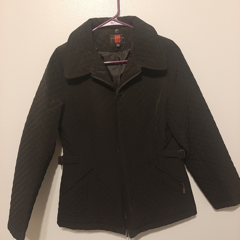 Small Gallery black quilted jacket